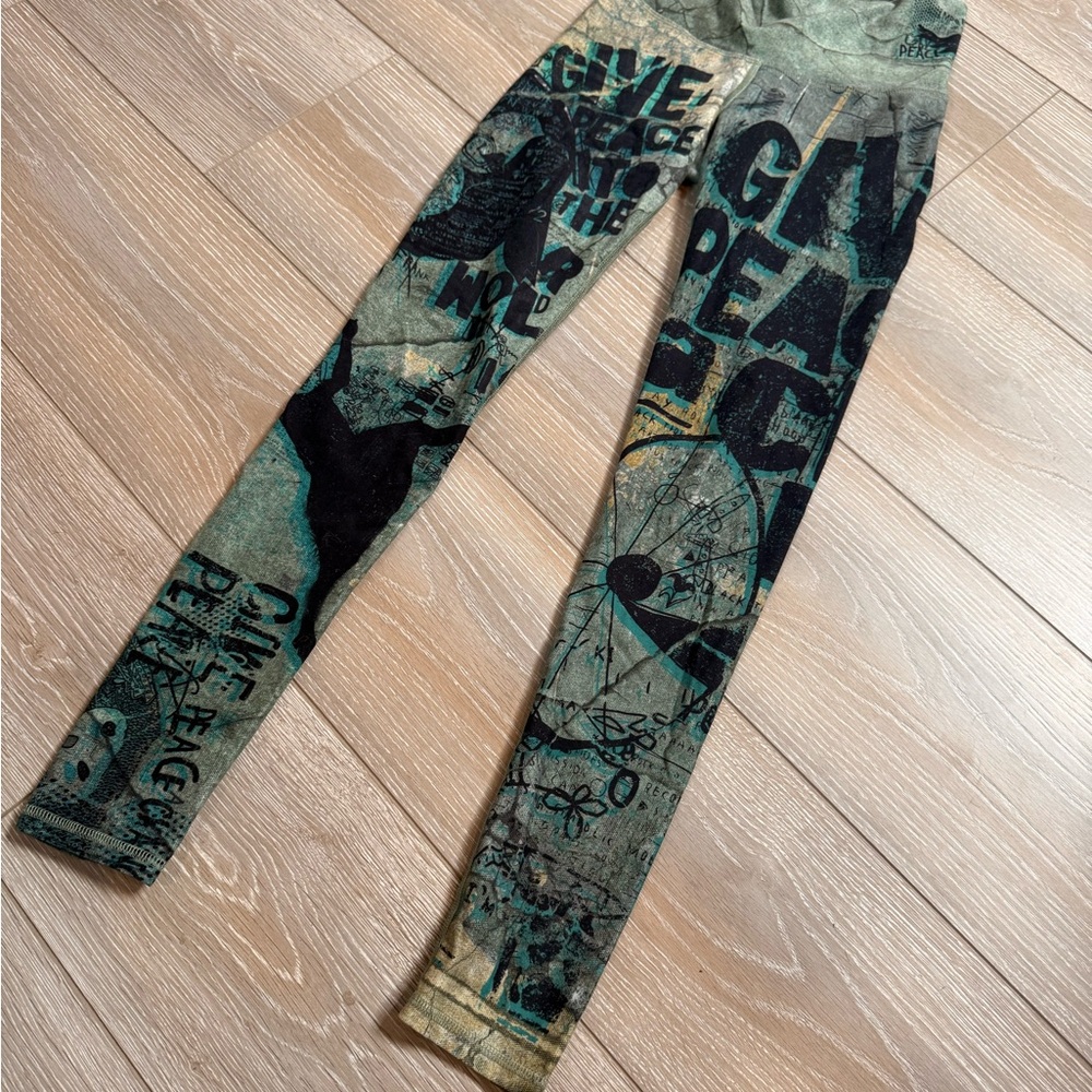 Niyama Sol Peace Leggings🖤
